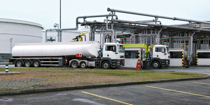 Olje- och gasanläggning med mätarskiddar från Endress+Hauser för lastning och utlastning av vätskor
