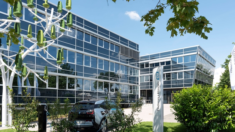 Huvudkvarteret i Gerlingen består av moderna kontor och produktionsanläggningar.