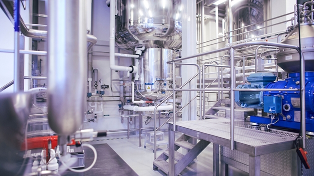 biofarmaceutisk produktionsanläggning med biofarmaceutisk processteknik