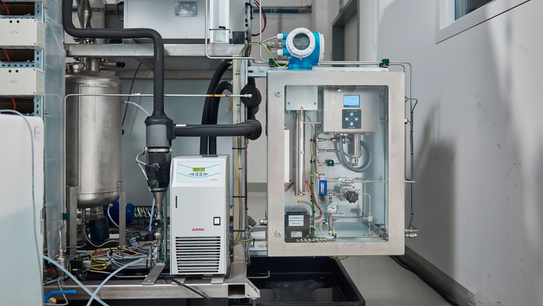 Endress+Hausers gasanalysator J22 TDLAS och syreanalysator OXY5500 för spårfukt och spårsyre
